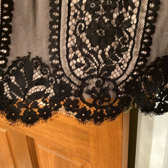 Beautiful black lace over beige knit shell size L. - Picture 3 of 5